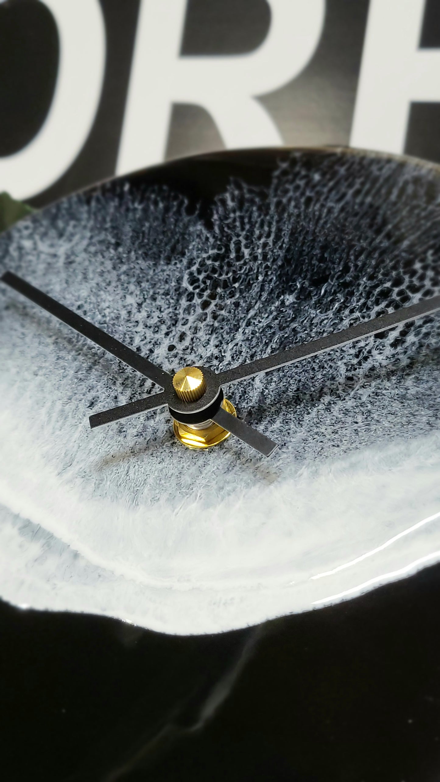Epoxy Resin Wall Clock Small (ab1756)